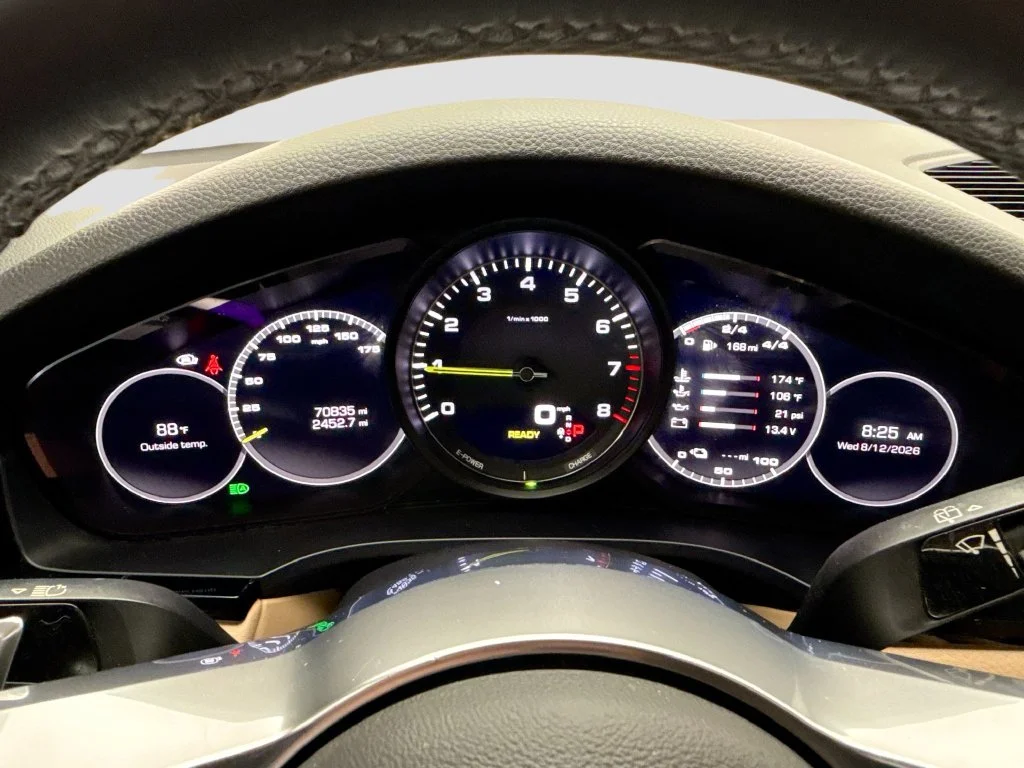 Used 2019  Porsche Base image 33