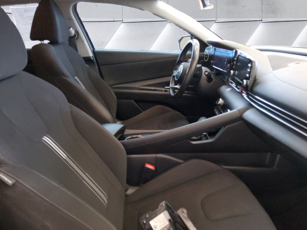 Used 2022 Gray Hyundai SEL image 13