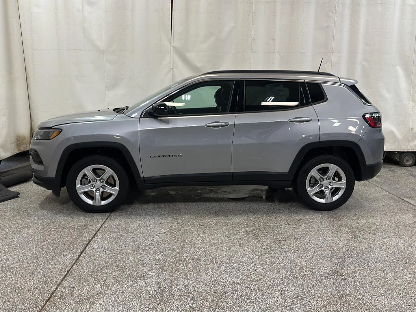 Used 2023 Jeep Compass Latitude with VIN 3C4NJDBN6PT562484 for sale in Waconia, Minnesota