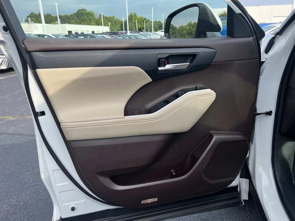 Certified Used 2021 White Toyota XLE image 22