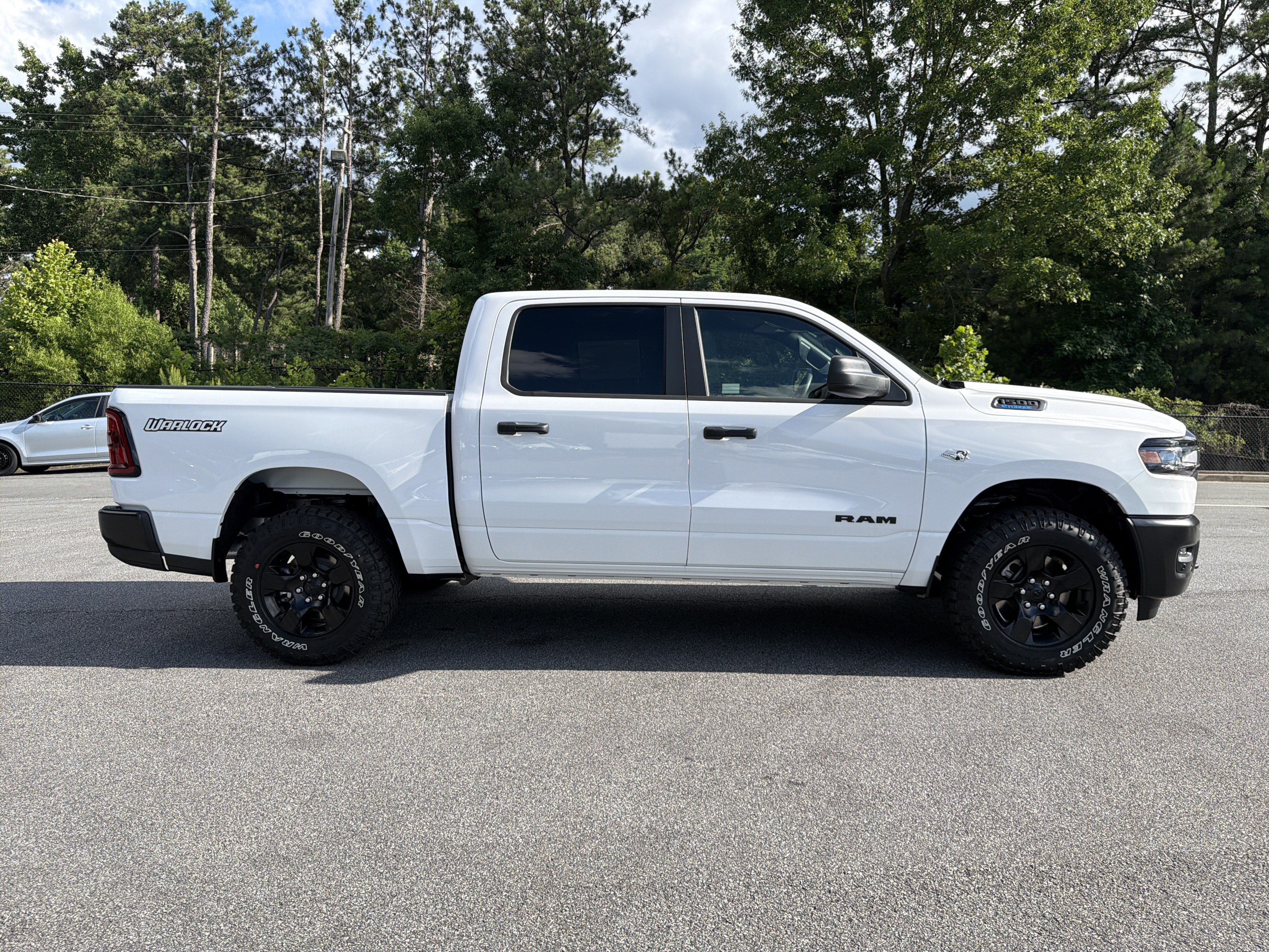 New 2026 Bright White Clear-Coat Exterior Paint RAM Warlock image 9