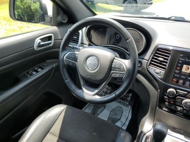 Used 2021 White Jeep Laredo X image 17