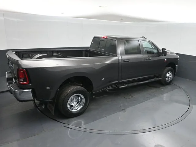 New 2026 Granite Crystal Metallic Clear-Coat Exterior Paint RAM Tradesman image 31