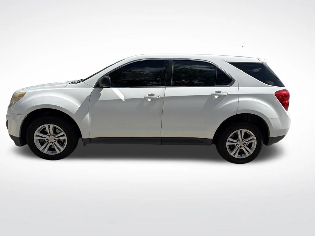Used 2010 Summit White Chevrolet LS image 8