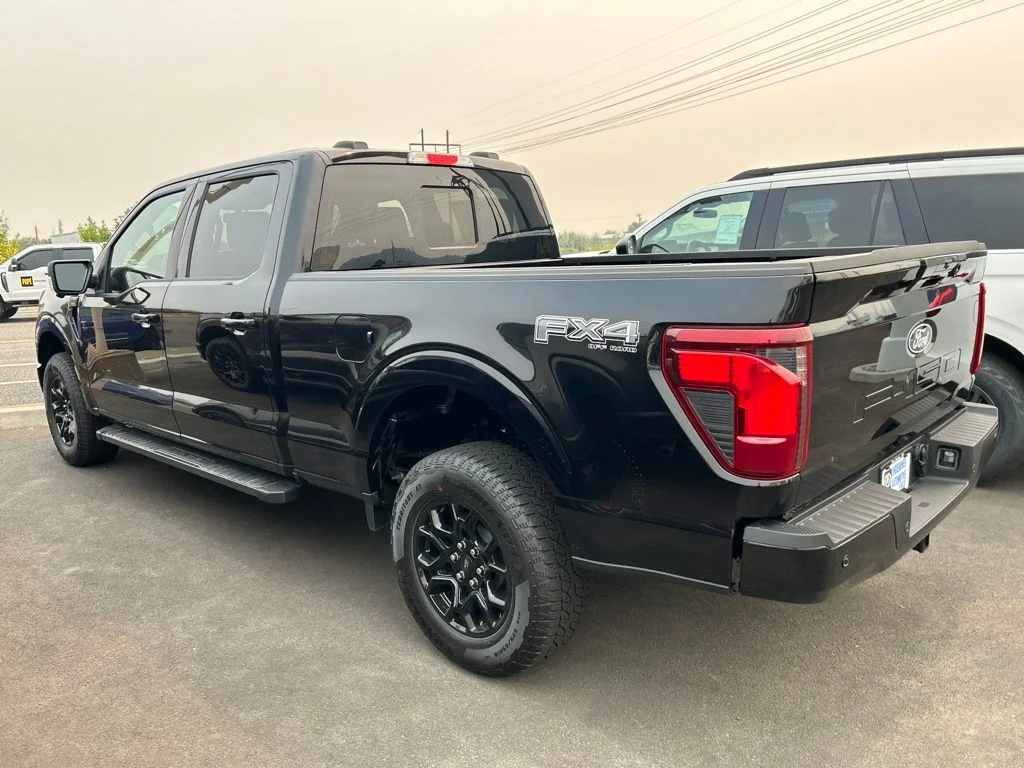 New 2026 Agate Black Metallic Ford XLT image 3