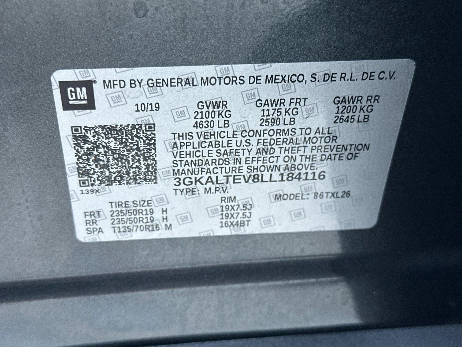 Used 2020 Graphite Gray Metallic GMC SLE image 25