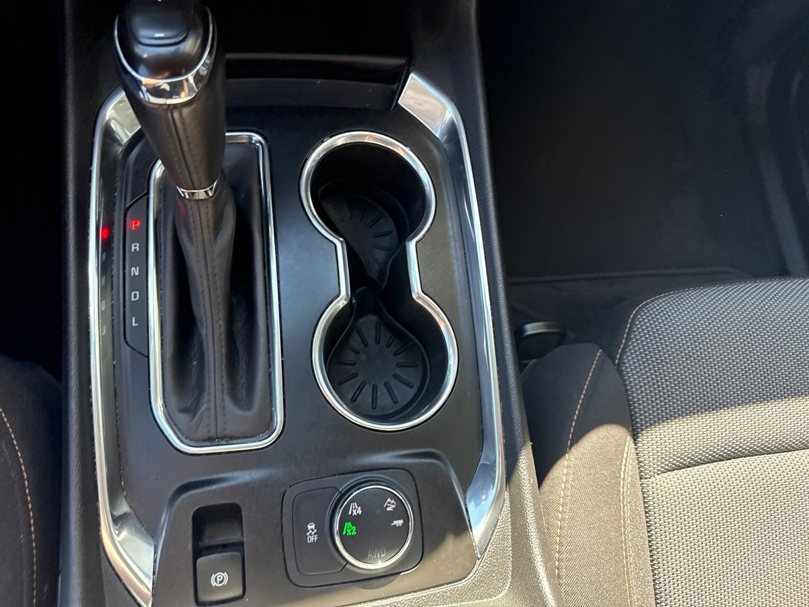 Used 2020 SUMMIT WHITE Chevrolet LT Cloth image 29
