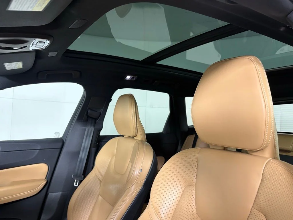 Used 2021 Black Volvo T5 Inscription image 18