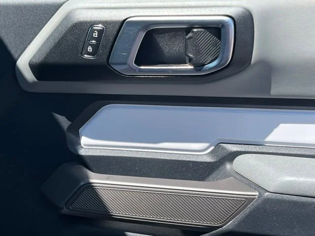 Used 2021 White Ford Badlands image 24