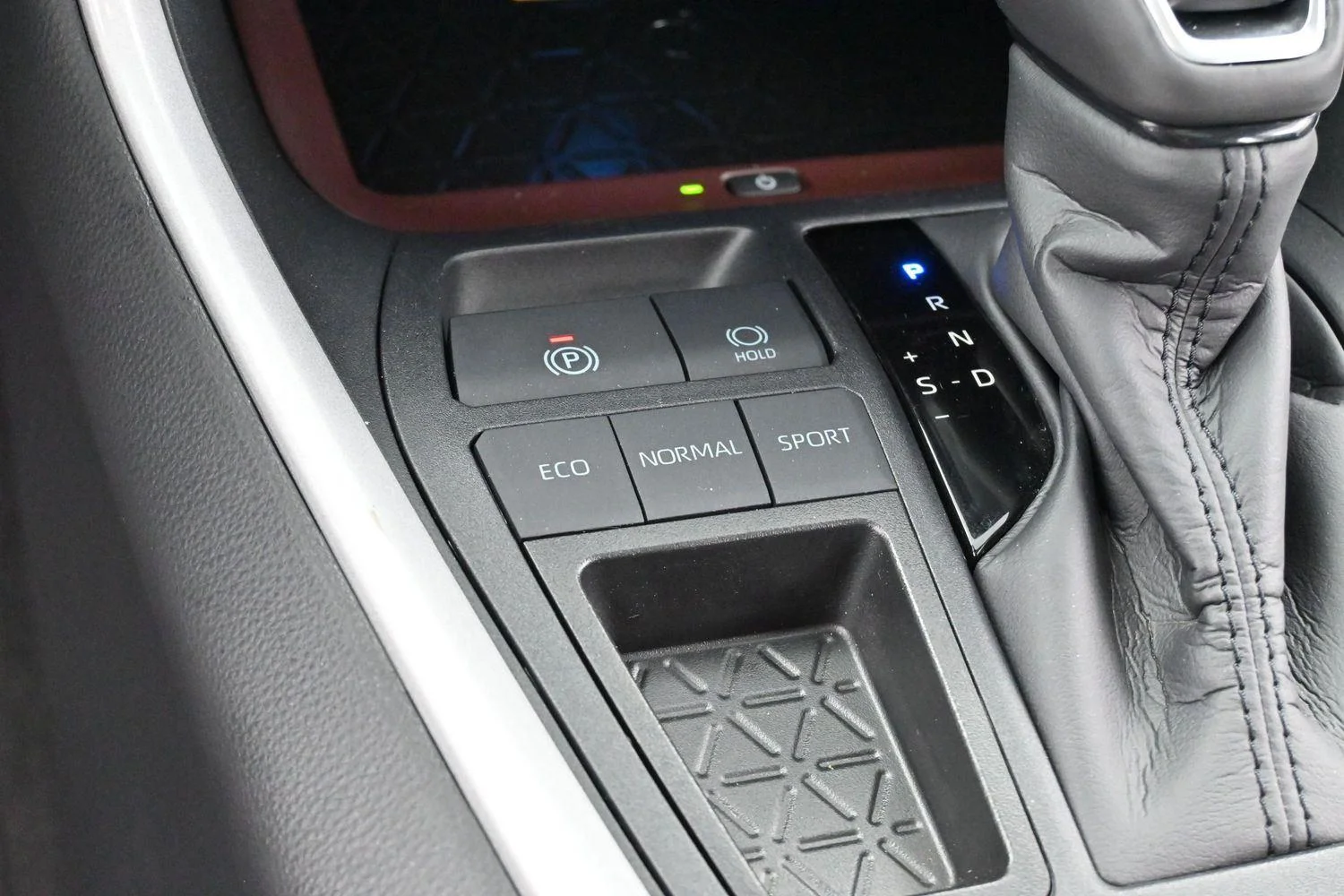 Used 2025 Wind Chill Pearl Toyota Limited image 22