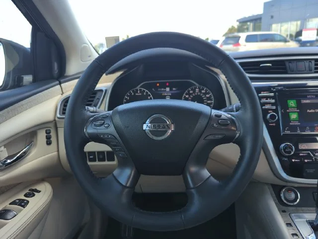 Used 2019 Brown Nissan SL image 26