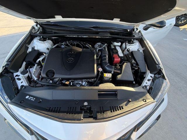 Certified Used 2023 MID BLK/WIND CHILL Toyota  image 34