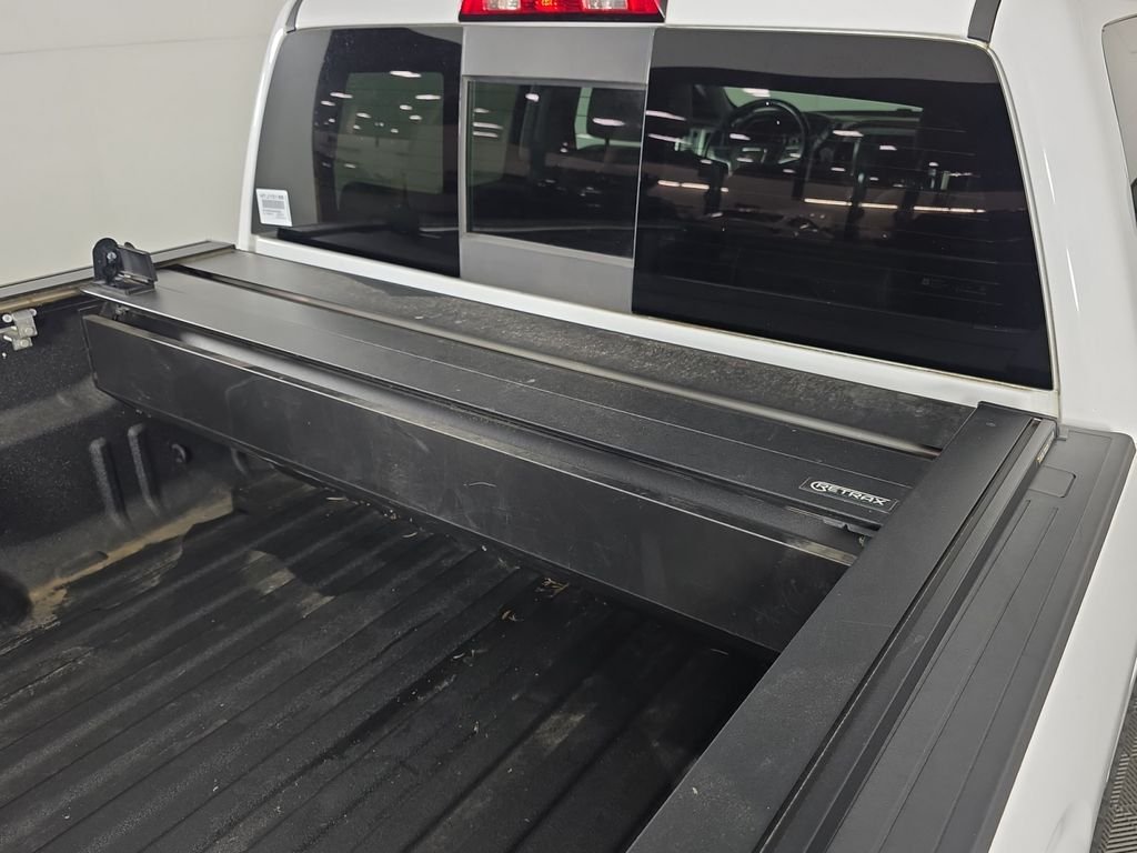 Used 2018 White GMC SLT image 11
