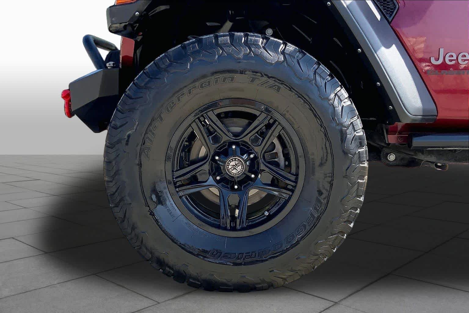 Used 2021 Snazzberry Pearlcoat Jeep Rubicon image 9