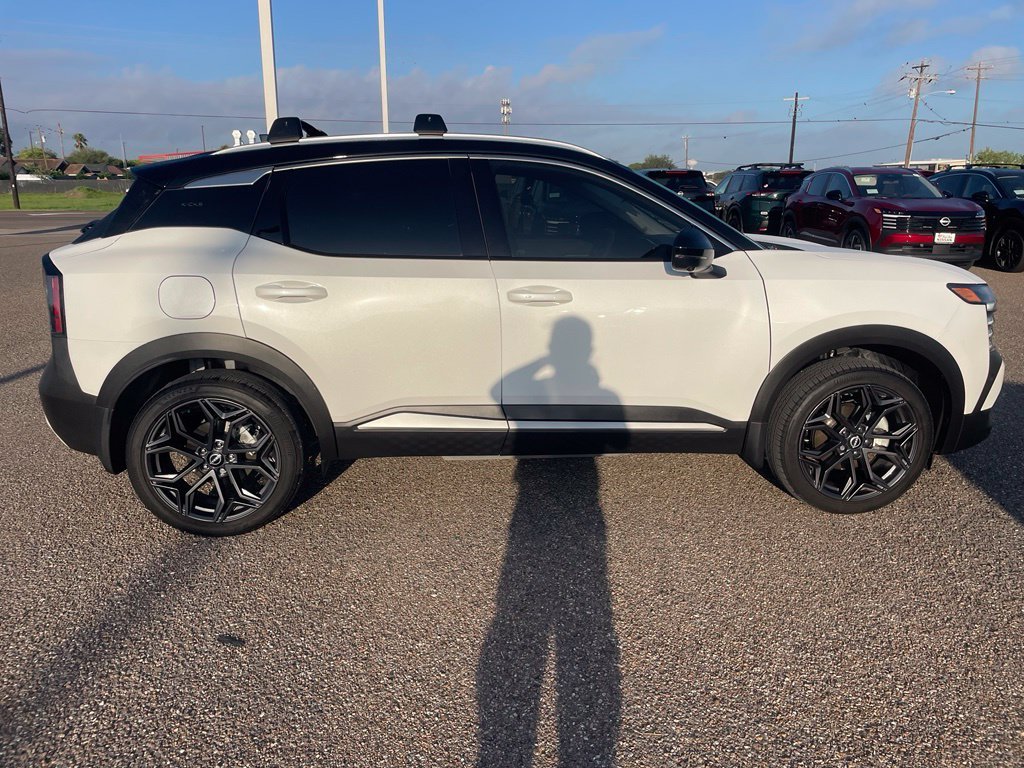 Used 2025 White Nissan SR image 2