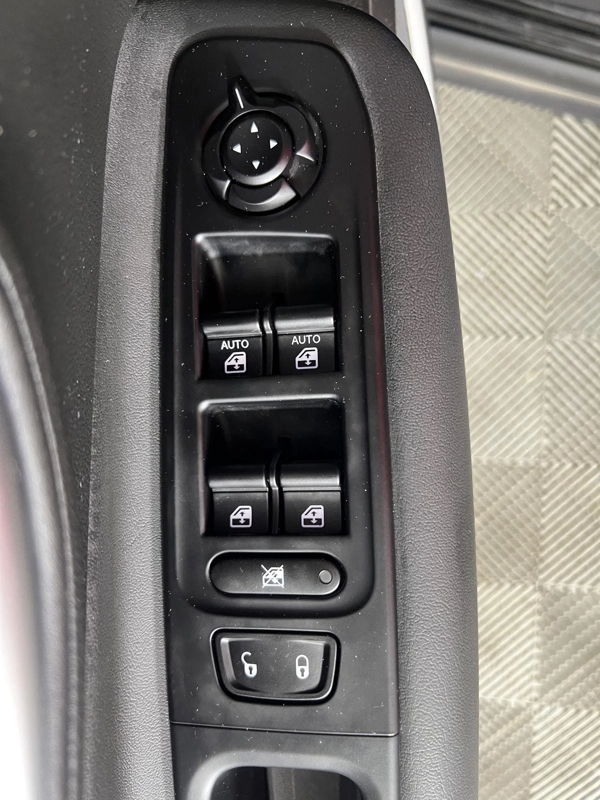 Used 2022 Black Clearcoat Jeep Latitude image 10