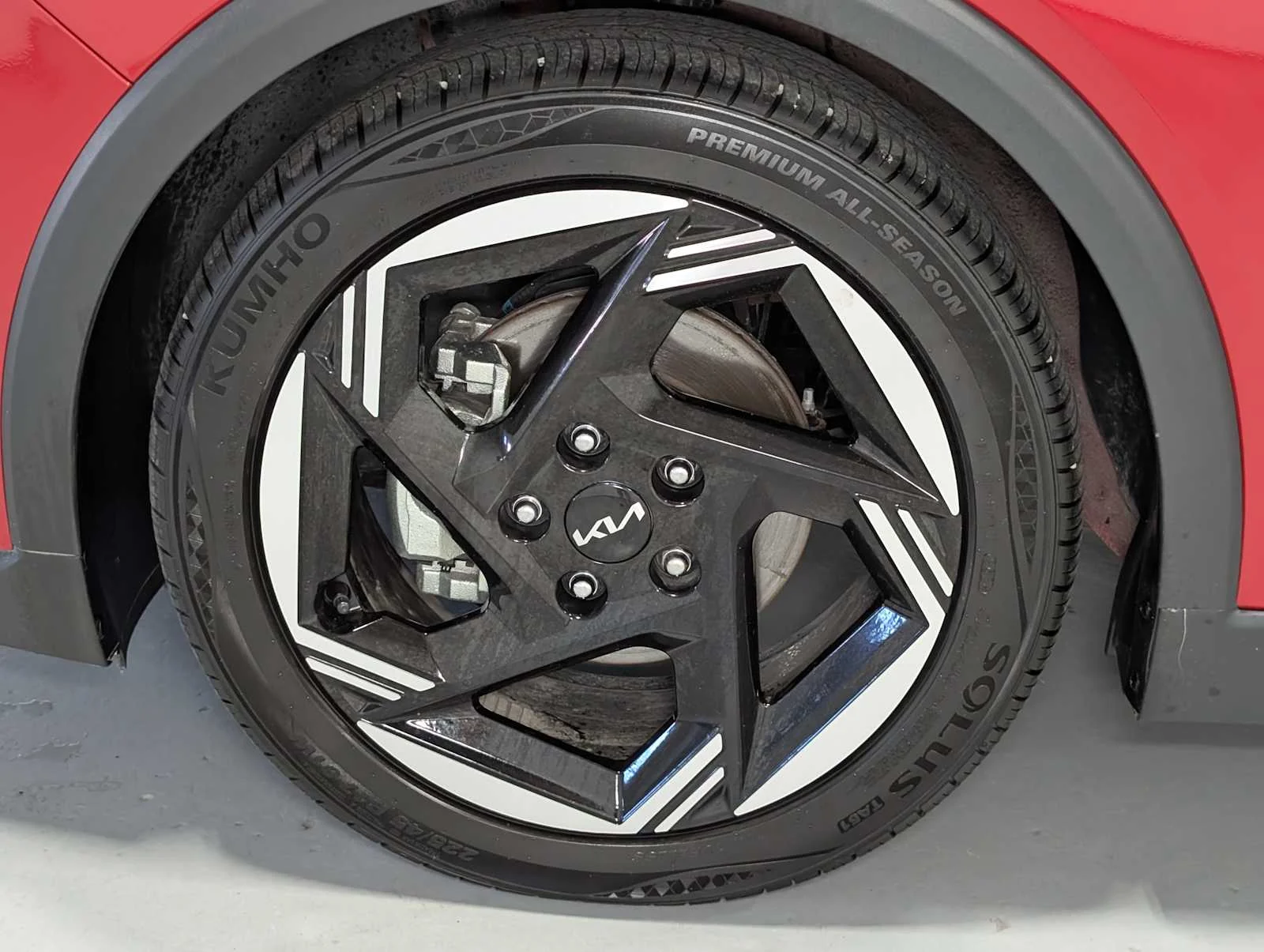 Used 2025 Currant Red Kia EX image 3