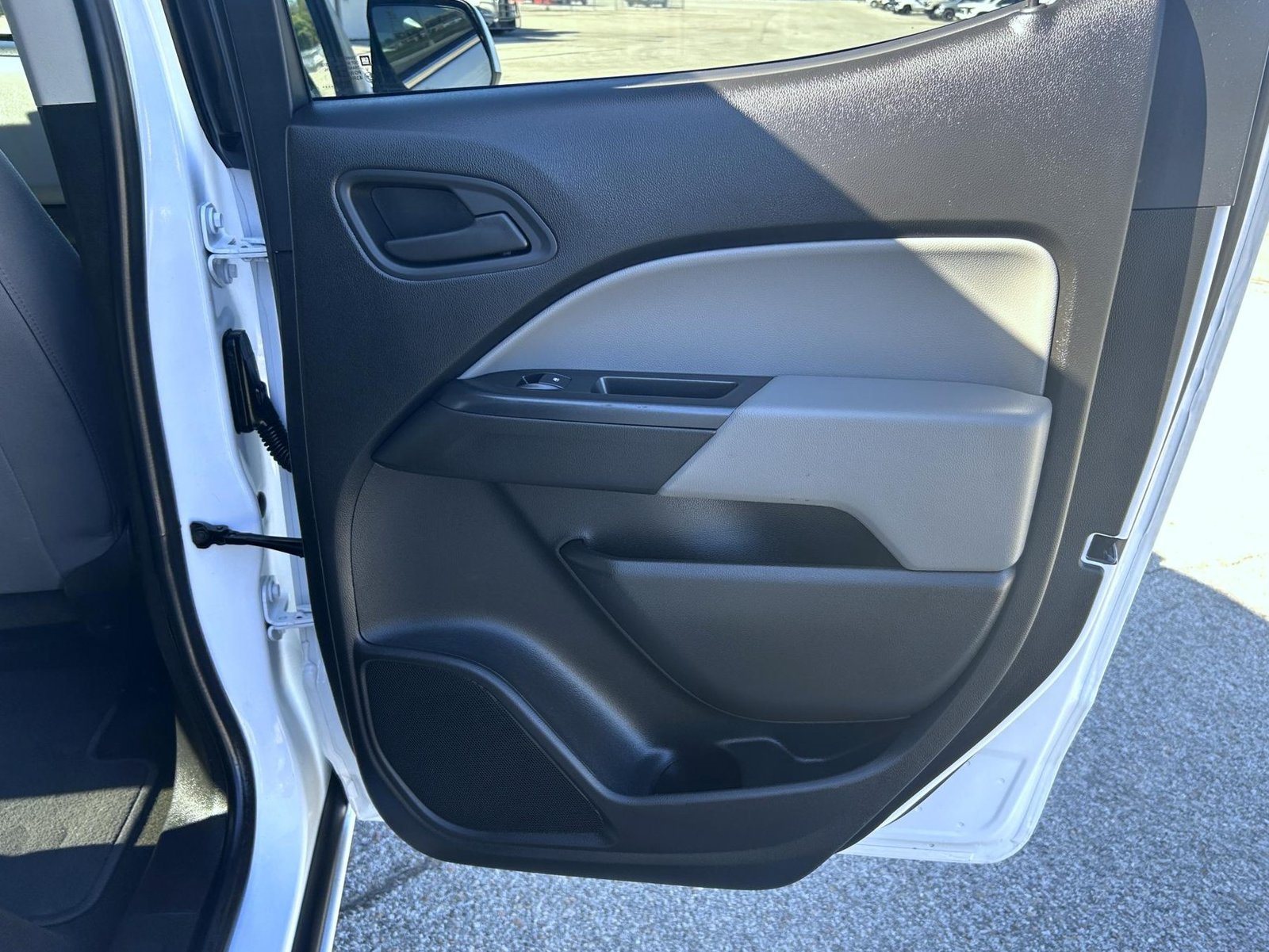 2018 Chevrolet Colorado Work Truck - Photo 19