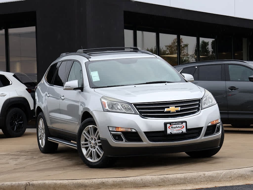 Used 2015 Chevrolet Traverse 1LT with VIN 1GNKRGKD8FJ379895 for sale in Naperville, IL