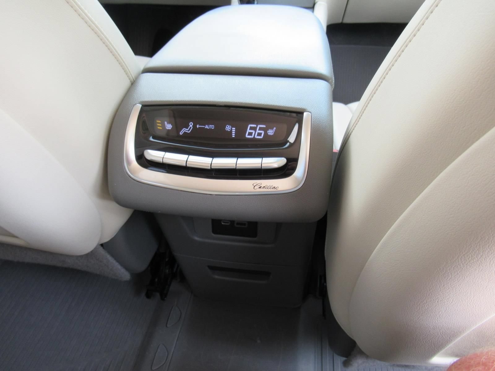 Used 2020 RED HORIZON TINTCOAT Cadillac FWD Premium Luxury image 32