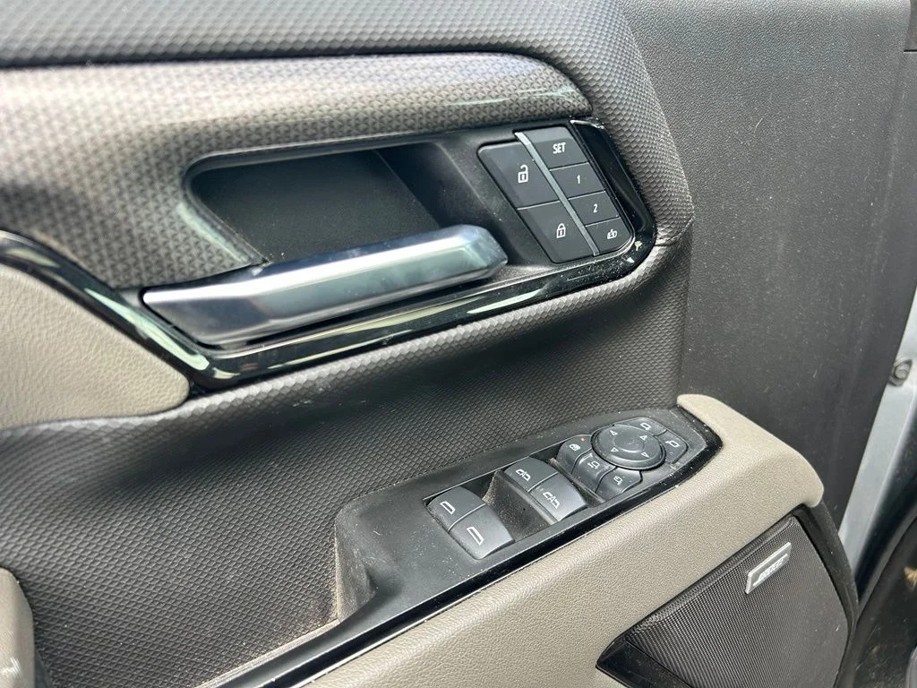 Used 2025 Gray Chevrolet ZR2 image 10