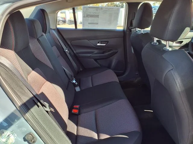 New 2026 Atlantic Gray Metallic / Super Black Two-tone Nissan SR image 7