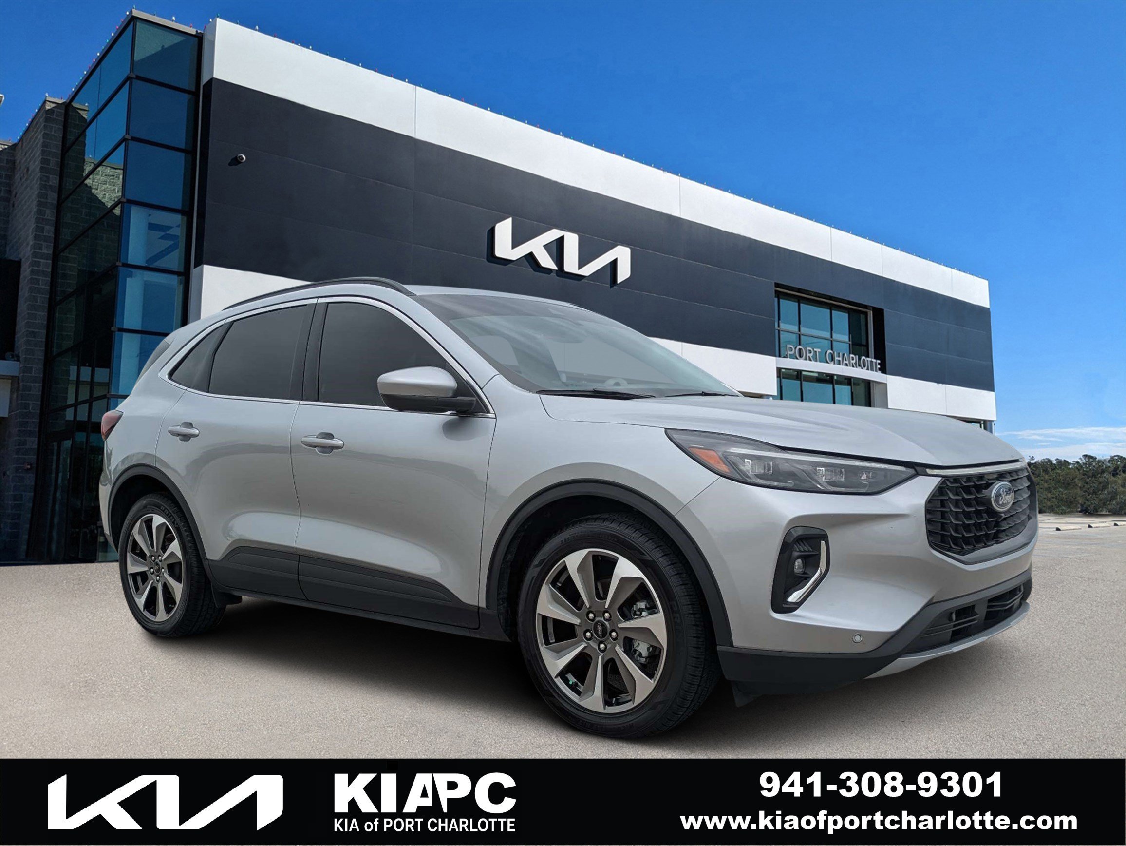 Used 2023 Iconic Silver Metallic Ford Platinum image 1
