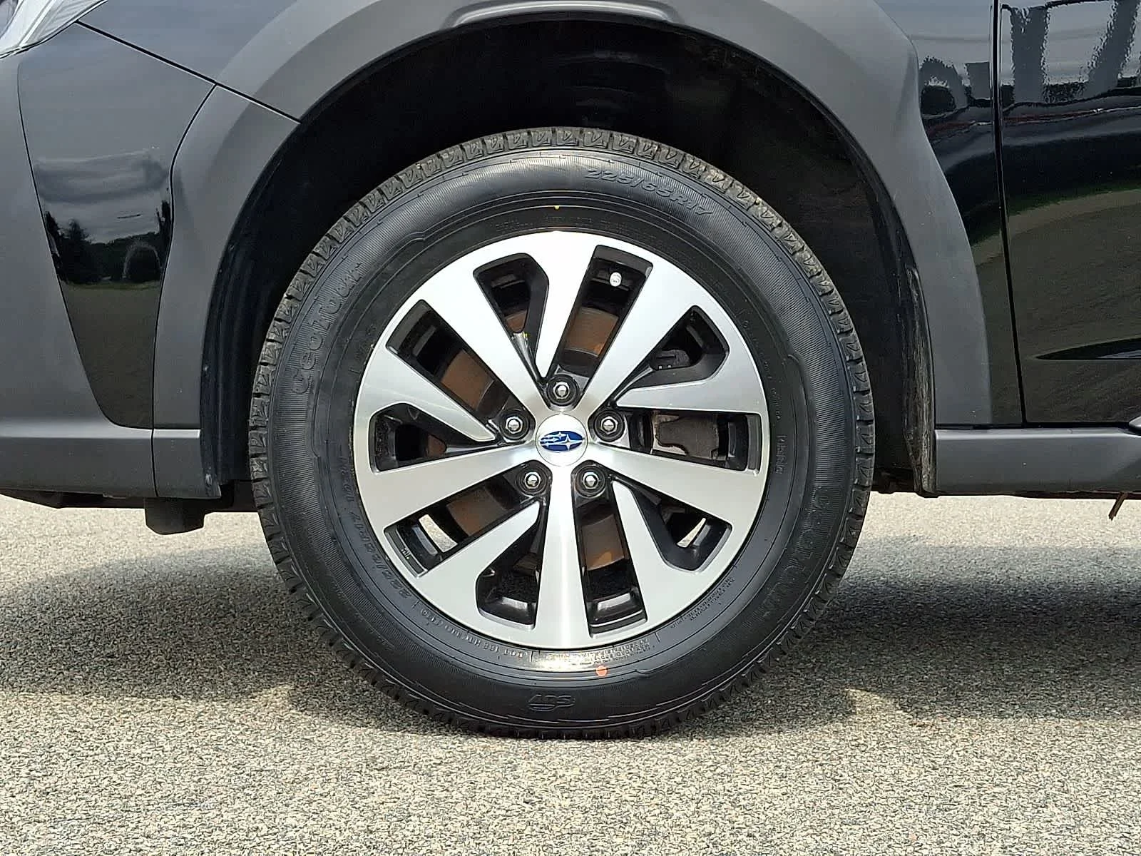 Used 2024 Crystal Black Silica Subaru  image 9