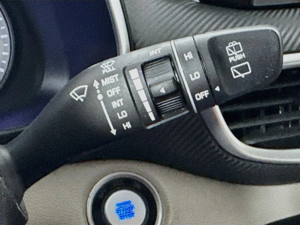 Used 2019 White Hyundai Value image 13