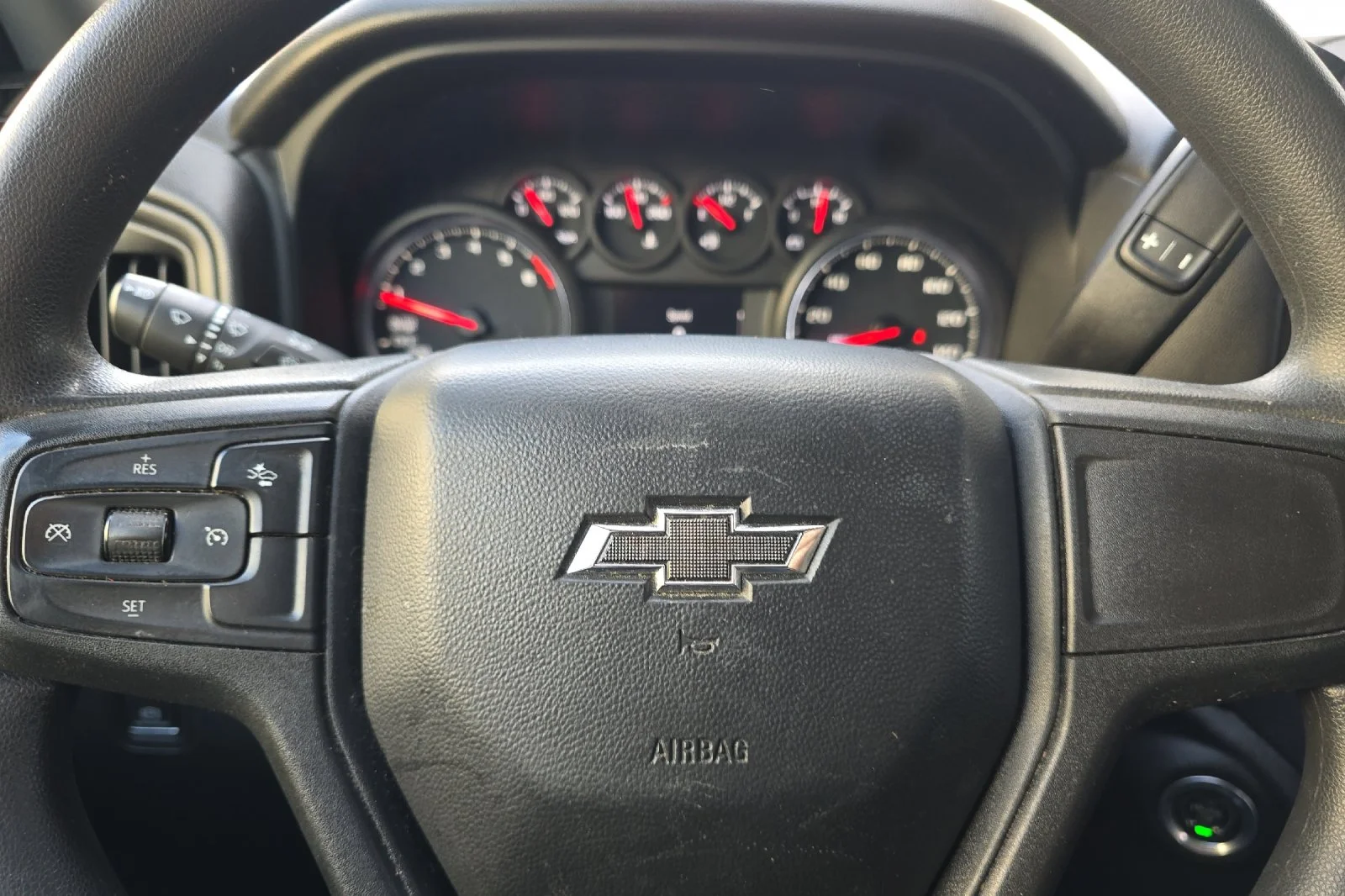 Used 2023 Red Chevrolet Custom image 19