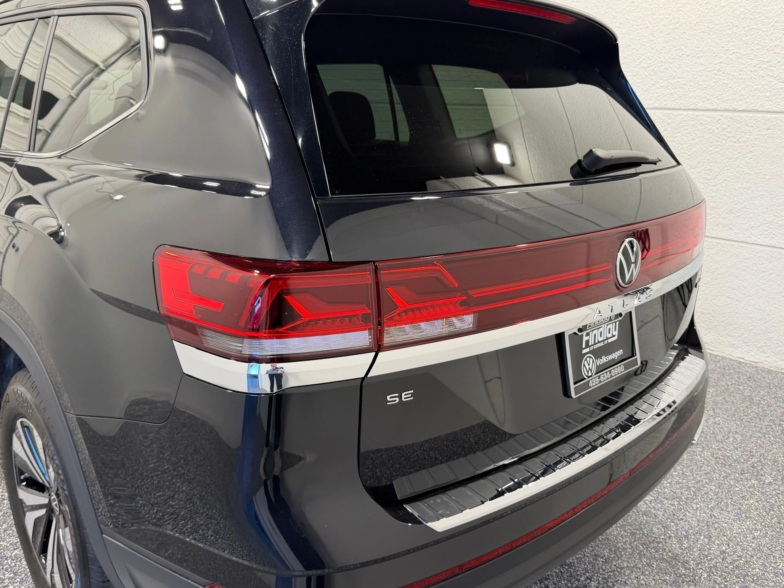 New 2026 Black Volkswagen 2.0T SE image 16