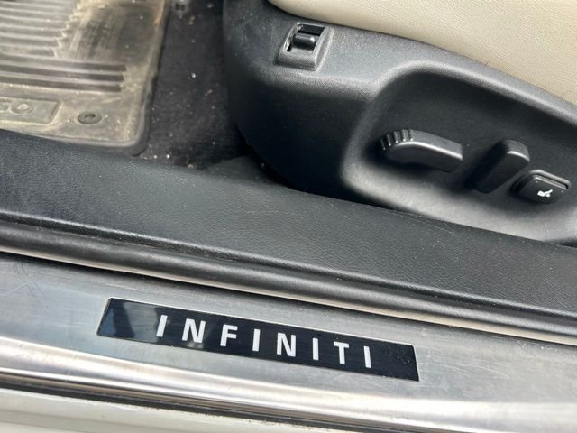 Used 2019 White INFINITI Red Sport 400 image 36