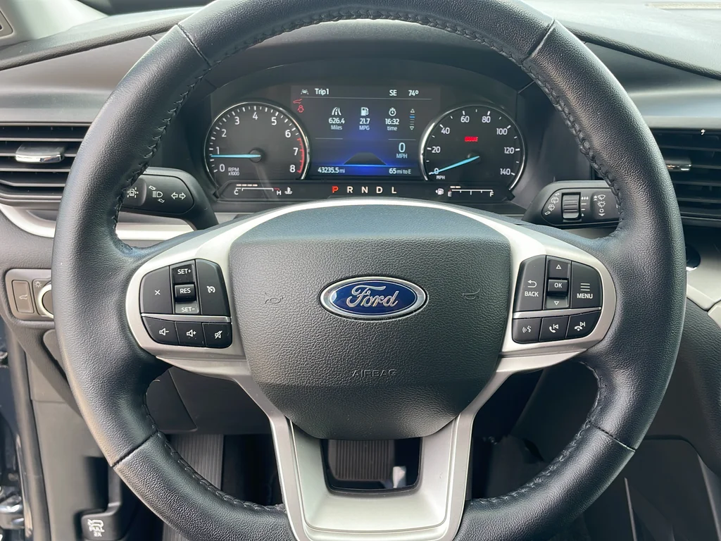 Used 2023 Blue Ford XLT image 35