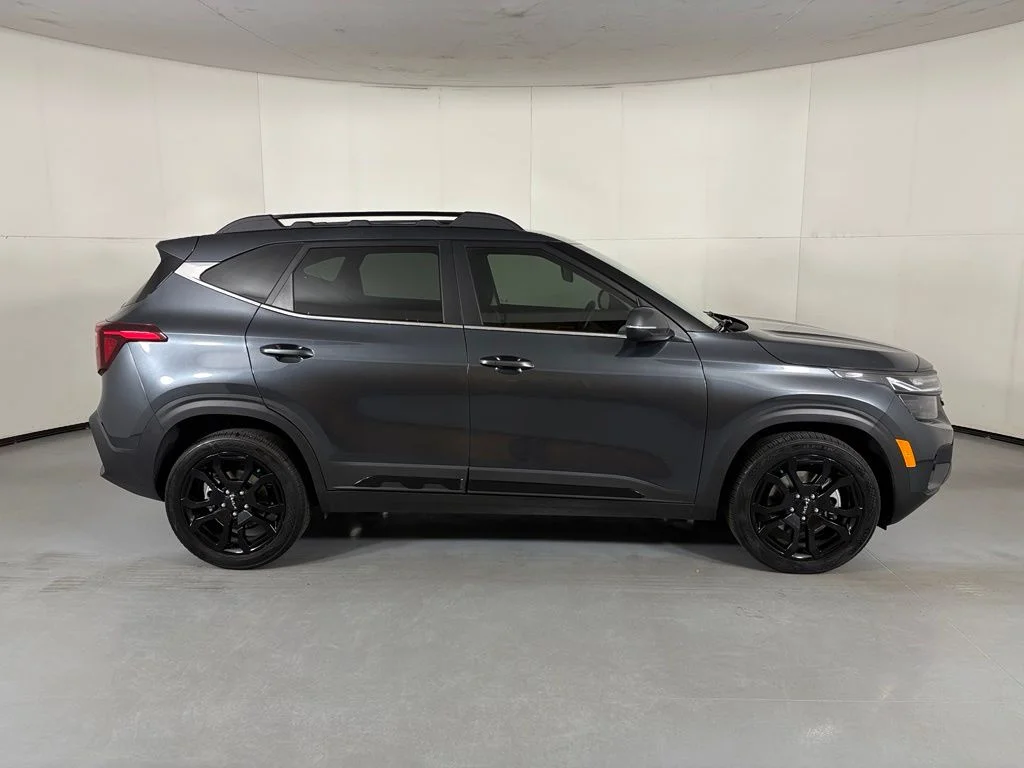 Used 2024 Gray Kia X-Line image 9