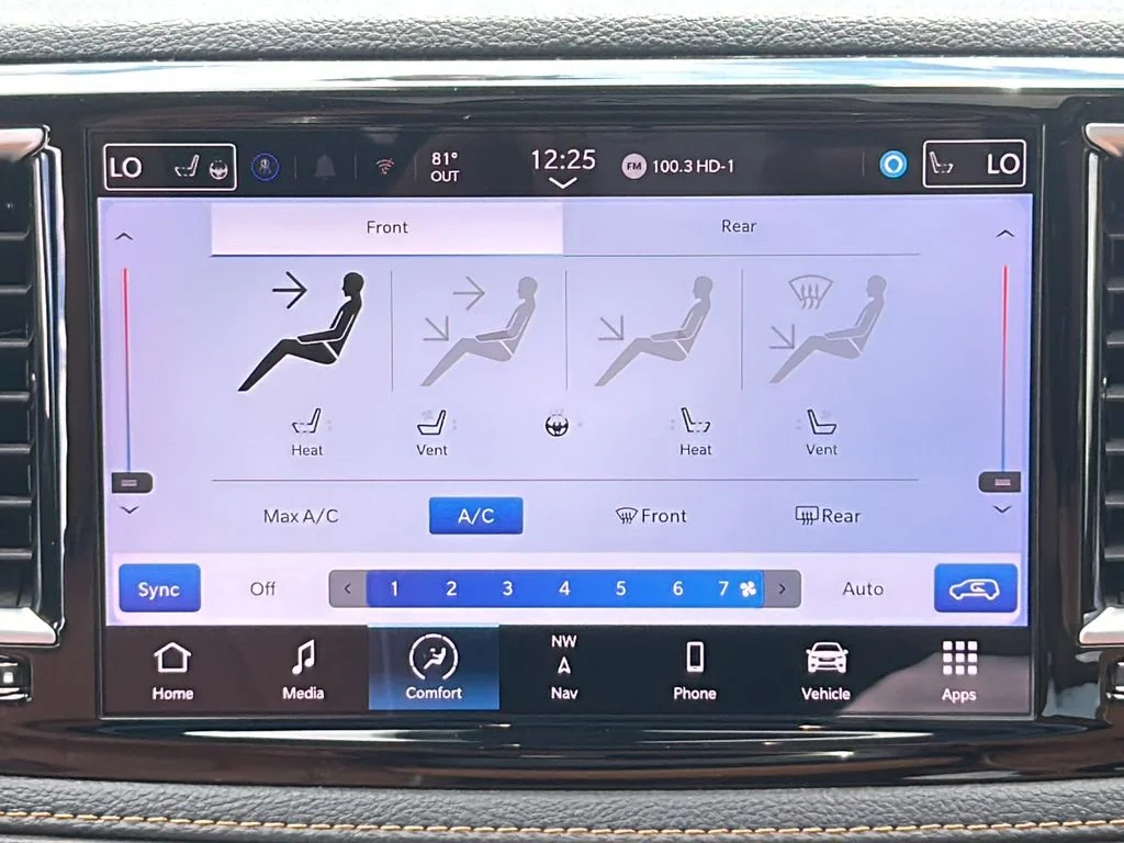 Used 2023 White Chrysler Pinnacle image 15