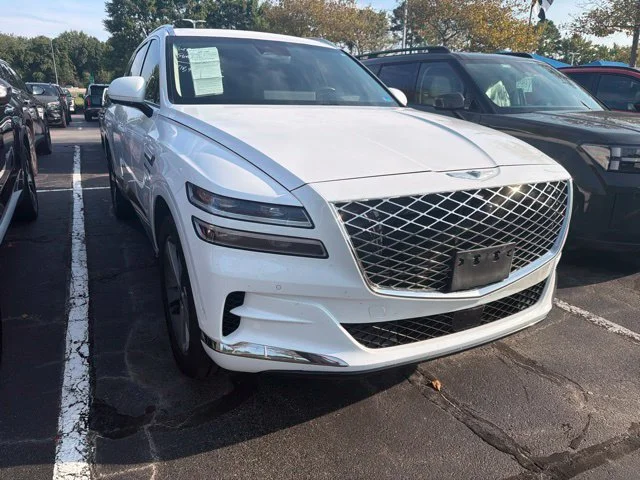 Used 2021 White Genesis 3.5T image 2