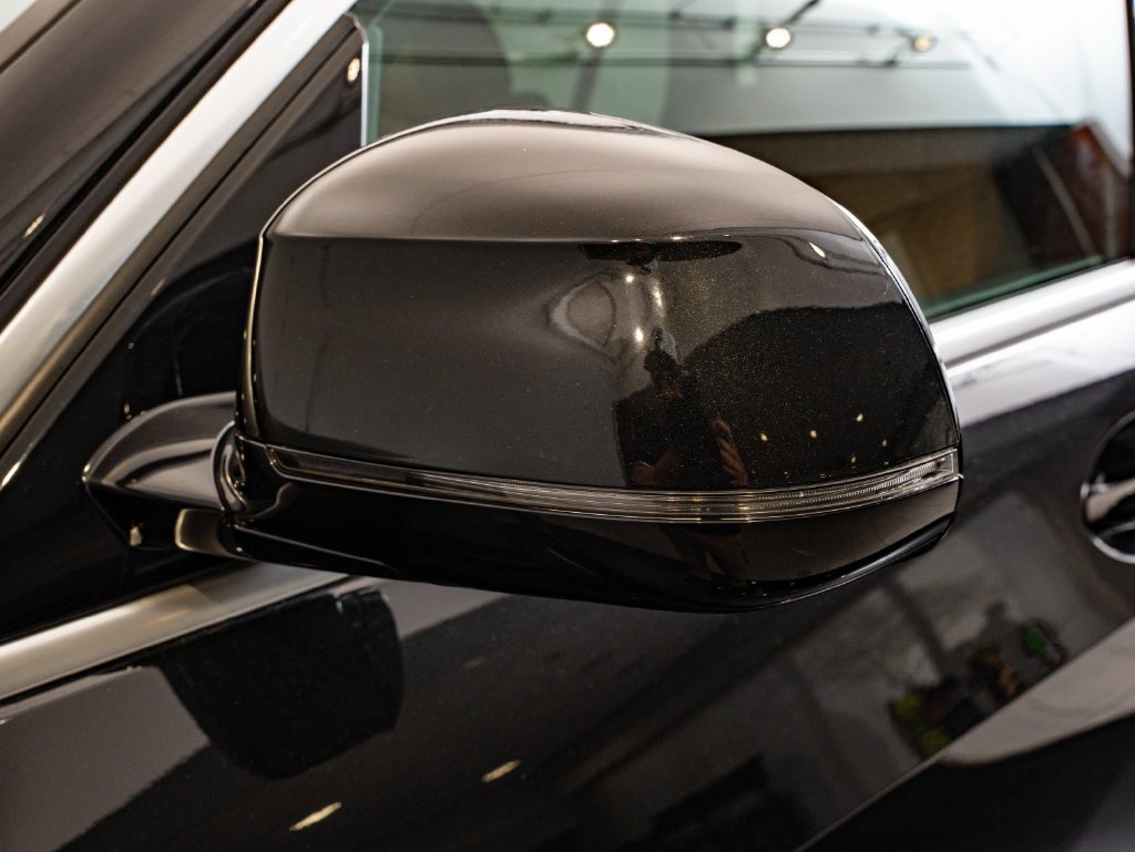 Used 2023 Black Sapphire Metallic BMW xDrive40i image 16