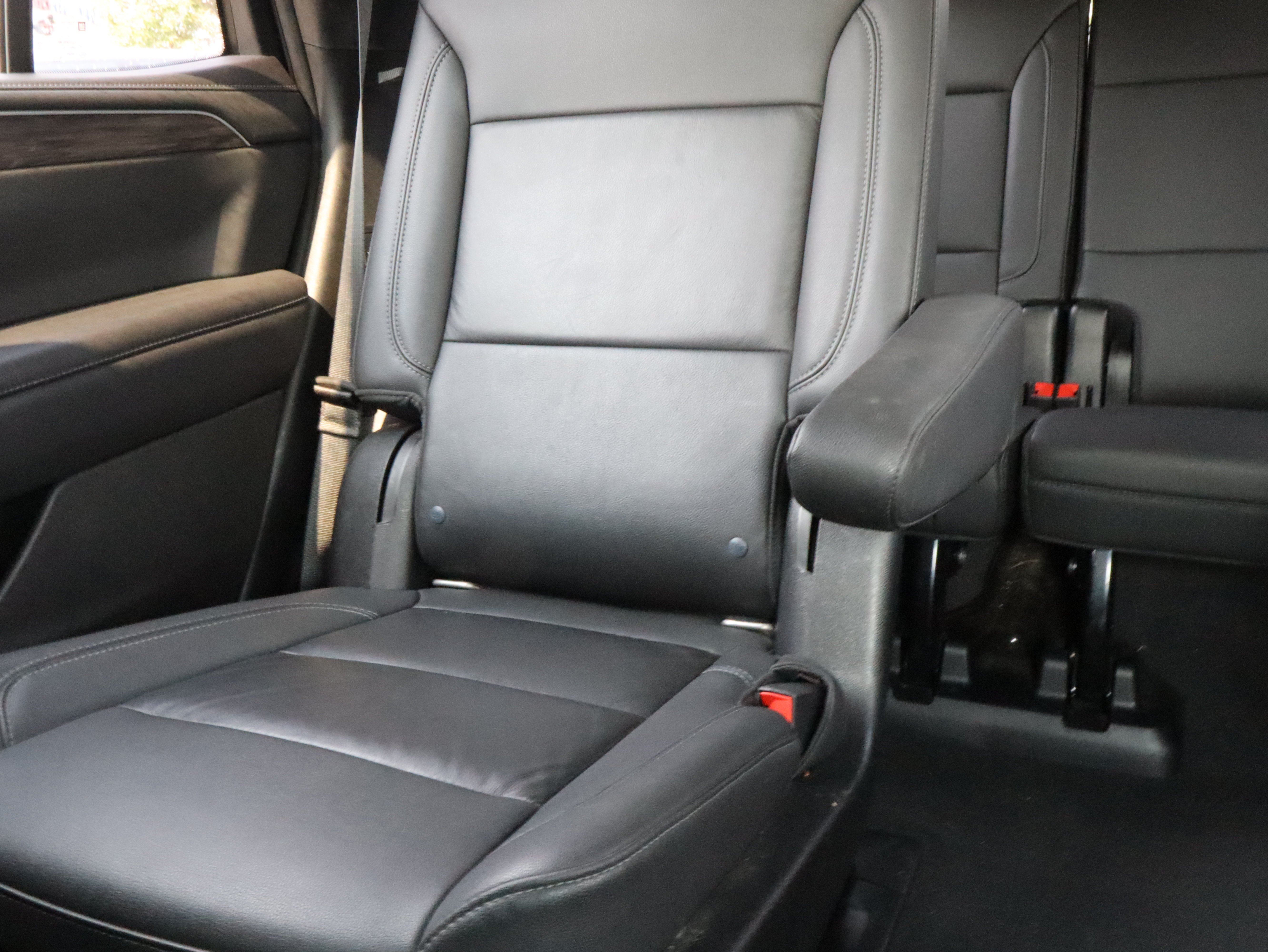 2021 Chevrolet Tahoe Z71 - Photo 10