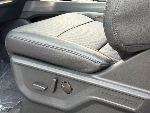 New 2026 Star White Metallic Tri-Coat Ford Lariat image 22