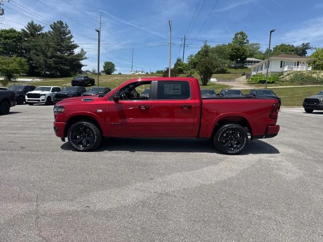 New 2026 Molten Red Pearl-Coat Exterior Paint RAM Big Horn/Lone Star image 4