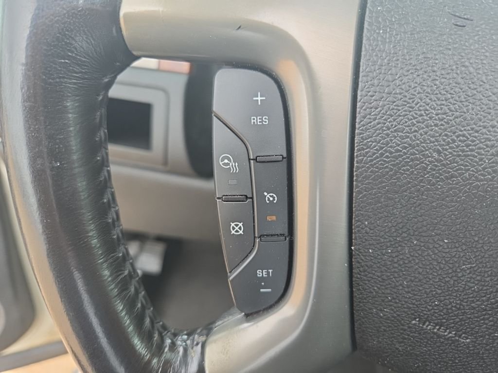 Used 2013 White Chevrolet LTZ image 21