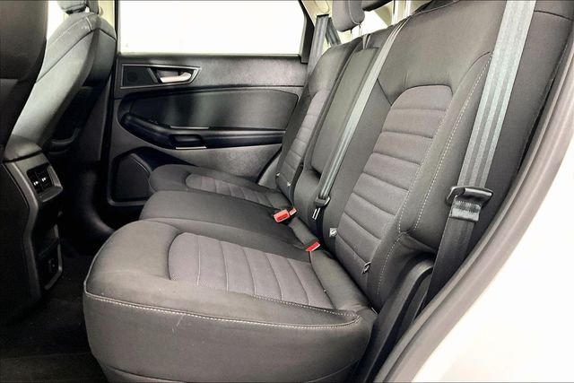 Used 2017 White Ford SE image 2