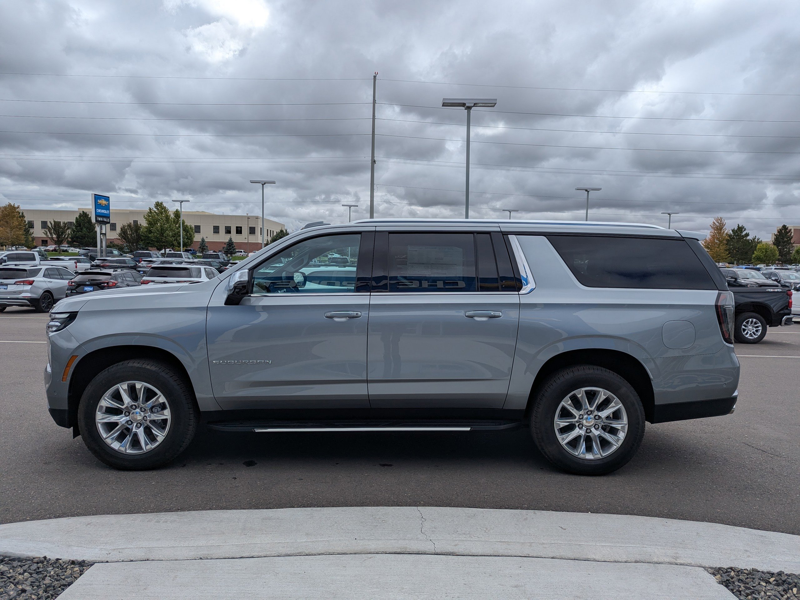 2025 Chevrolet Suburban Premier - Photo 7