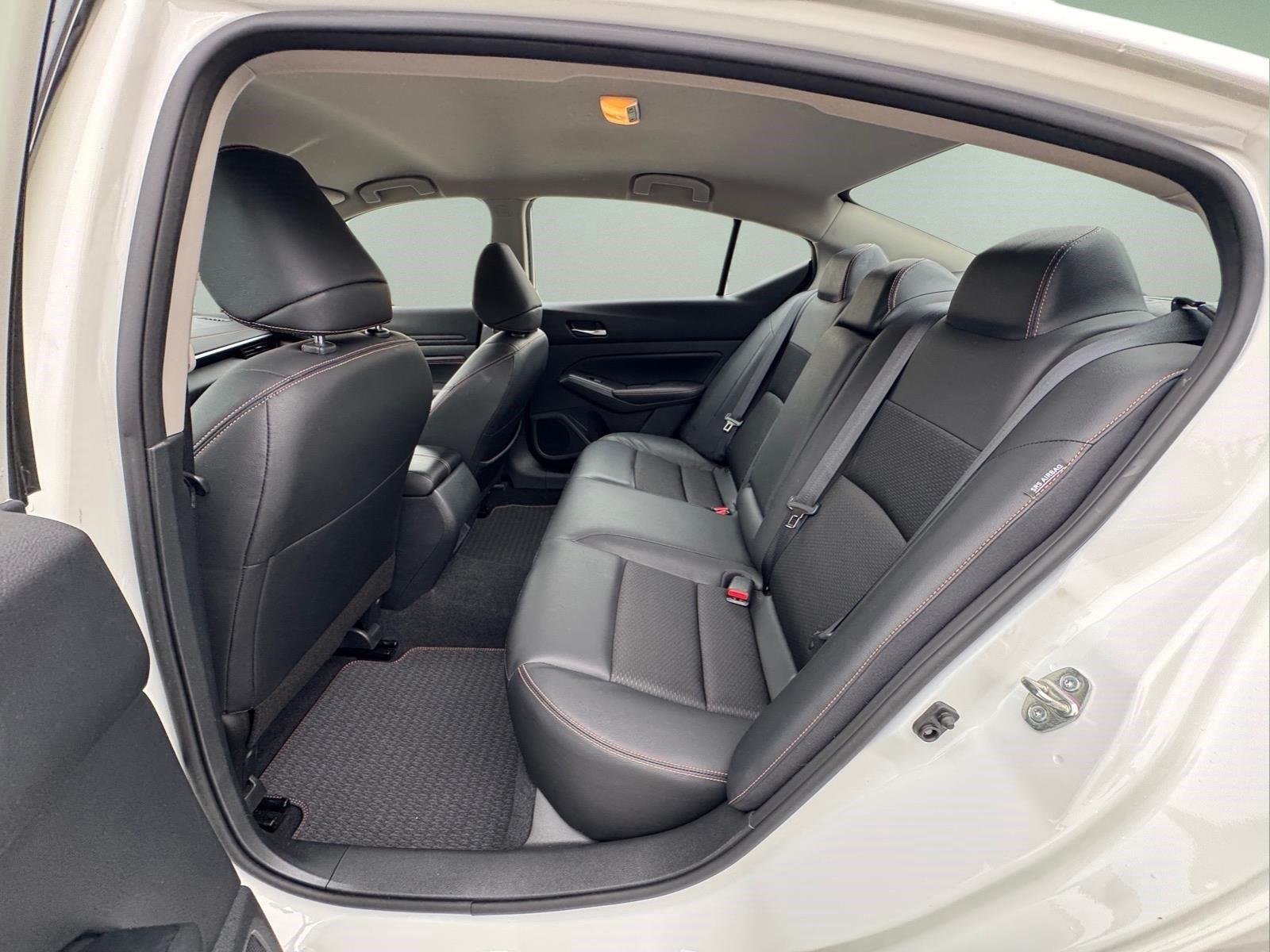 Used 2022 Glacier White Nissan 2.5 SR image 13