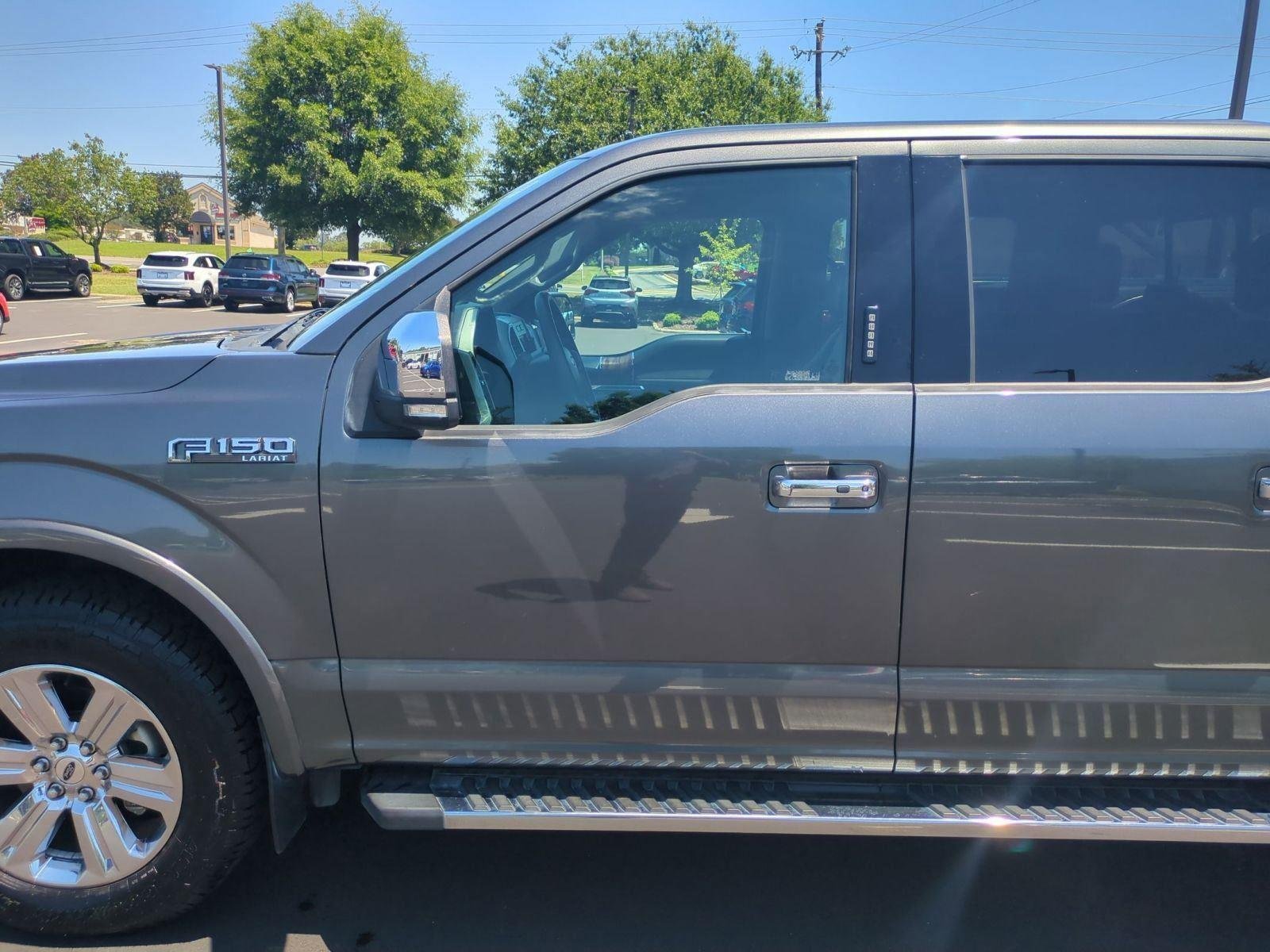 Used 2019 Abyss Gray Metallic Ford LARIAT image 28