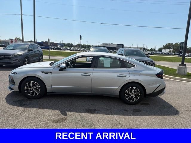 Used 2026 Silver Hyundai Blue image 11