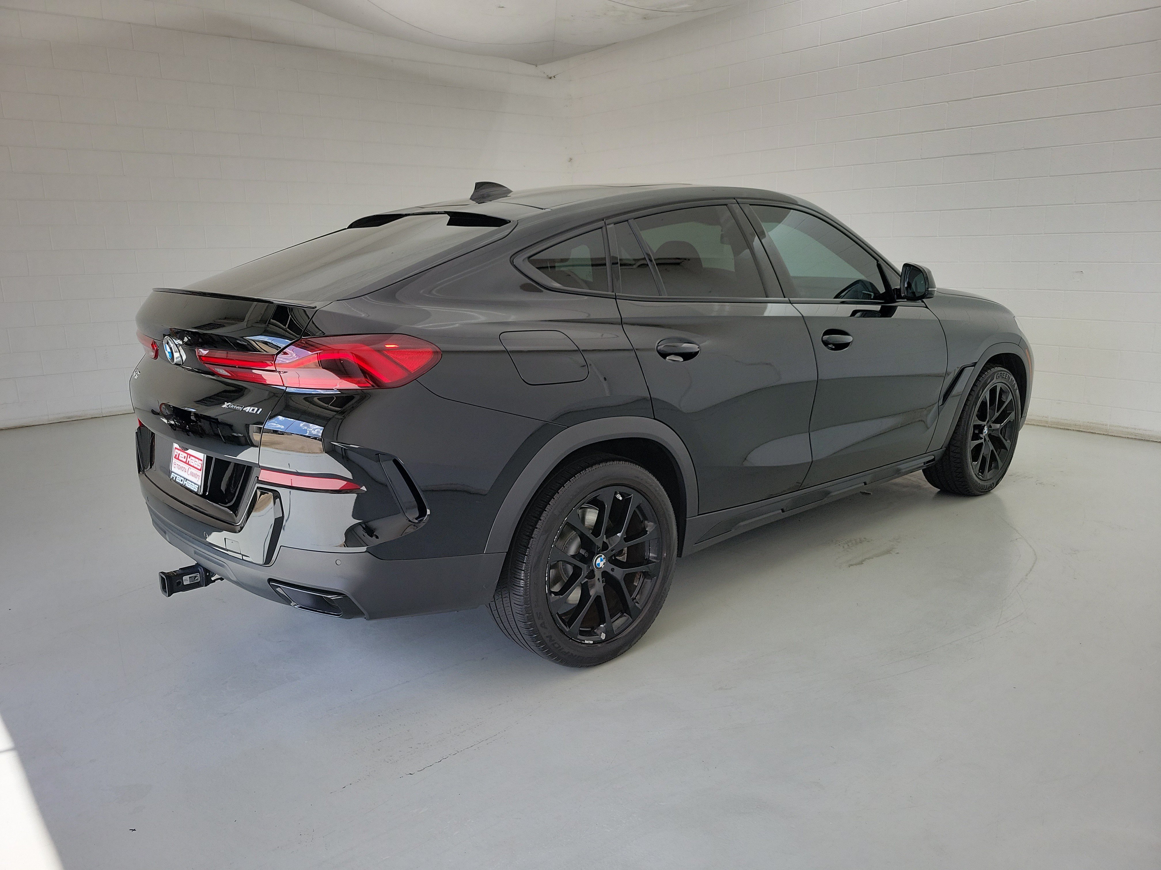 Used 2022 Jet Black BMW xDrive40i image 5