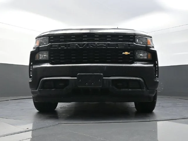 Used 2020  Chevrolet Custom image 32