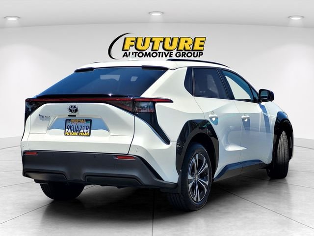 Used 2023 Beige Toyota XLE image 4