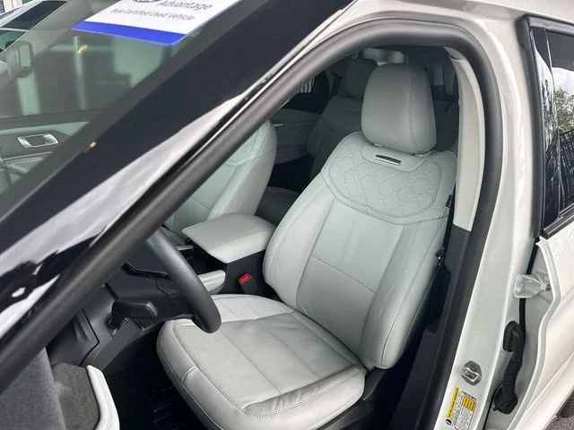 Used 2026 White Ford Platinum image 12